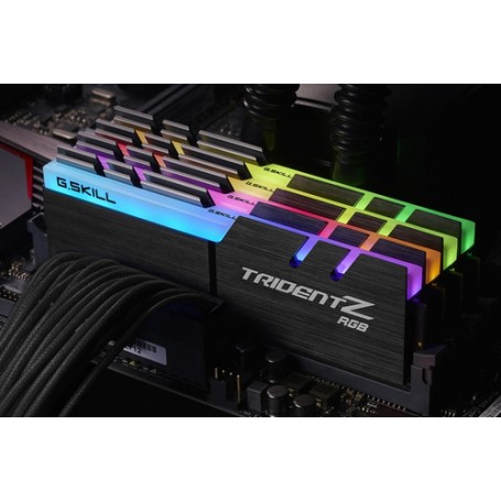 G.Skill Trident Z RGB memoria 32 GB 4 x 8 GB DDR4 3733 MHz (F4-3733C17Q-32GTZR)