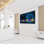 StarTech.com Montaggio a parete per TV Full Motion - Display VESA da 32-55 pollici (77lb/35kg) - Montaggio a parete  (FPWARTB1M)
